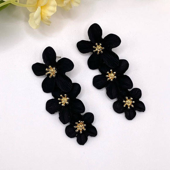 Triple Black Flower Earrings - Picture 3 of 5